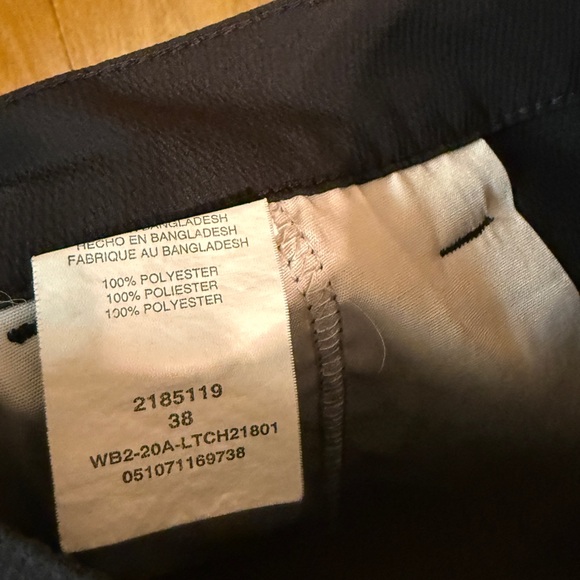 Lee Men's Dark Cargo Shorts - Picture 3 of 3